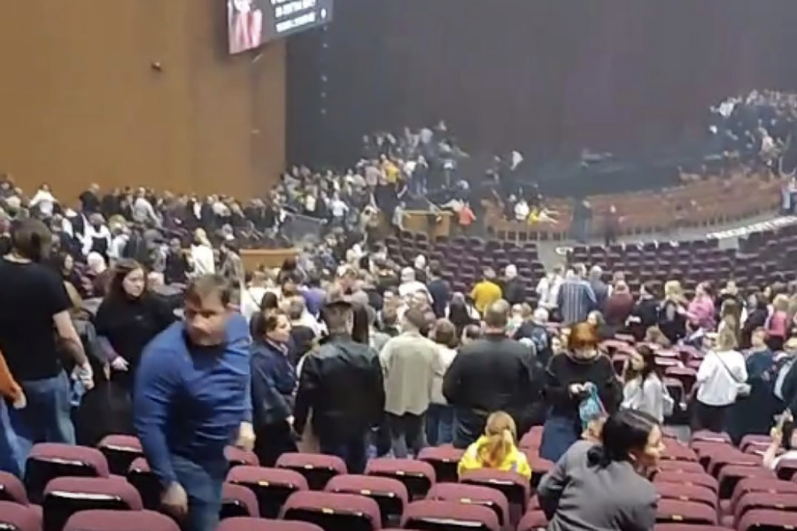 В Москве трое в комуфляже открыли стрельбу по толпе перед концертом