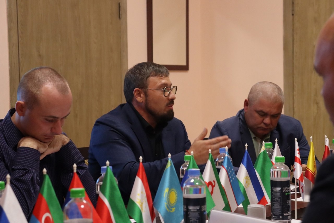 «Центр народного единства» провёл круглый стол по теме «Противодействие идеологии терроризма и экстремизма в молодёжной, и подростковой среде в сети «Интернет»