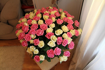 В Троицком районе мошенники прислали букет за 5 миллионов рублей