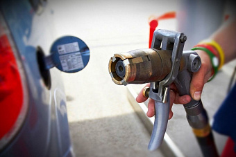 В Южноуральске отправят под суд заправщика АЗГС за сгоревшую машину