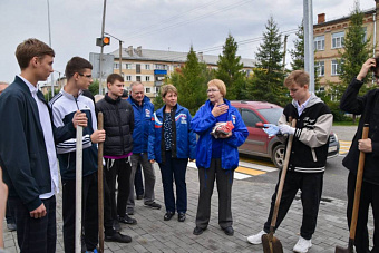 Школьники приняли участие в озеленении улицы Павлова