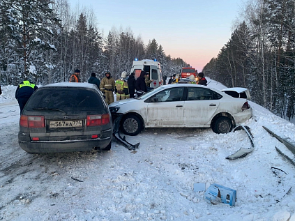 На трассе Южноуральск-Магнитогорск машина въехала в попутное транспортное средство