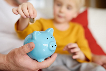 С нового года количество южноуральских родителей, которые имеют право на пособие, увеличилось