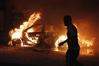 Местный житель сжег девушке машину и отделался принудительными работами