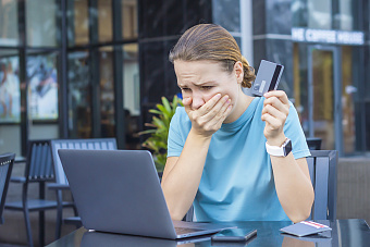 Жительница Южноуральска потеряла деньги, оформляя кредит на мошенника