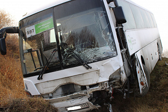 В аварии с автобусом возле Южноуральска погиб водитель