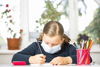 Школьники с 15 ноября вернутся к очному формату обучения