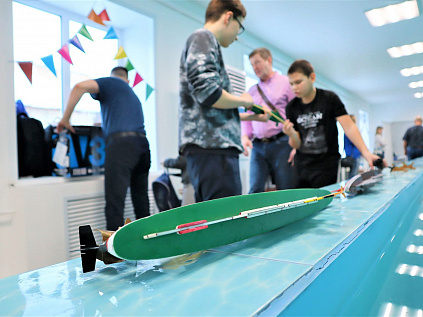 В "IT-куб" прошли соревнования по судомодельному спорту