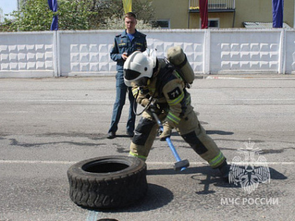 Пожарный из Южноуральска стал победителем соревнований в Троицке
